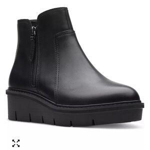 Clarks Waterproof Airabell Zip Black Smooth Leather Chelsea Boots Size 7 M